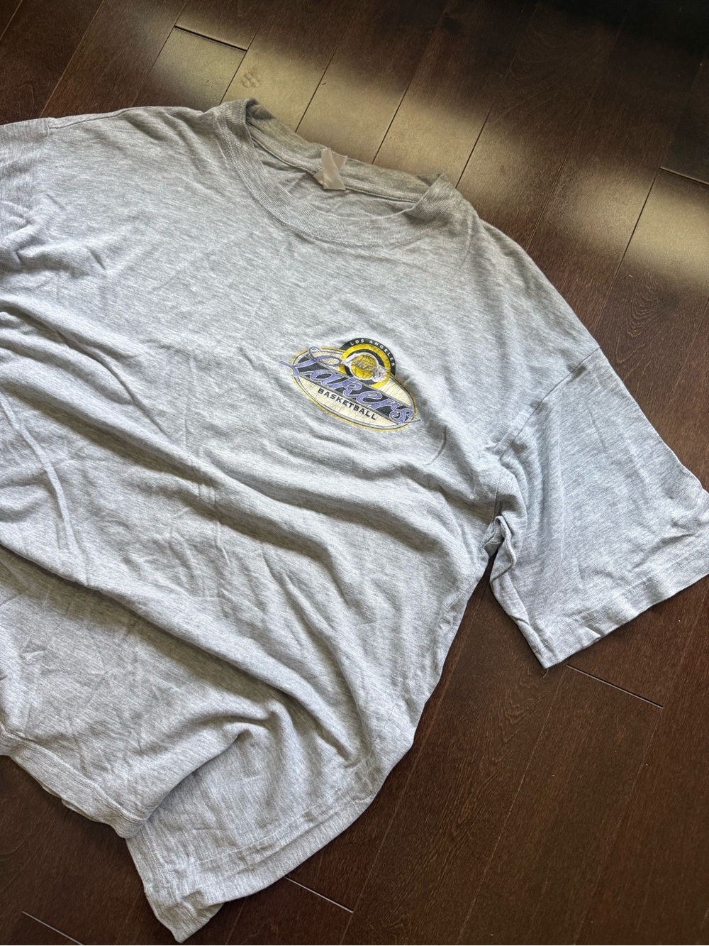 Vintage Los Angeles Lakers 90’s Boxy Oversized Graphic Logo Tee Size XL Gray